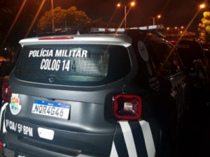 Motorista de aplicativo desconfia de passageiros, aciona polícia e dupla é presa em Fortaleza