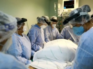 SP tem maior nº de internados com Covid-19 desde o início da pandemia, com mais de 16 mil pessoas em UTIs e enfermarias