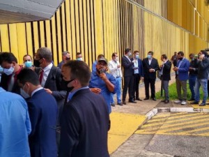 Com retomada presencial, casos de Covid aumentam 80% na Câmara dos Deputados