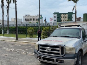 Homem baleado na rua tenta se esconder em delegacia, mas morre momentos depois, em Fortaleza