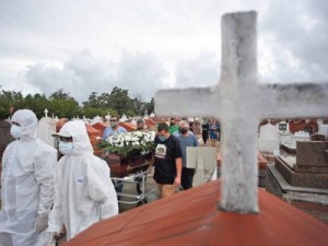 Casos diários de Covid-19 já são 30% mais altos do que no pico de 2020