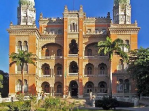 Fiocruz diz que Brasil vive pior momento da pandemia com 10% das mortes registradas no mundo