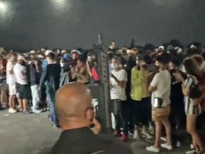 Polícia interrompe balada clandestina com 500 pessoas na Zona Sul de SP
