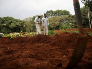 São Paulo tem pior semana da pandemia com média de 364 mortes por dia