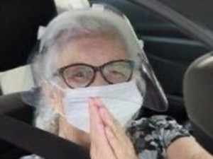 Mãe do padre Fábio de Melo é internada com Covid-19