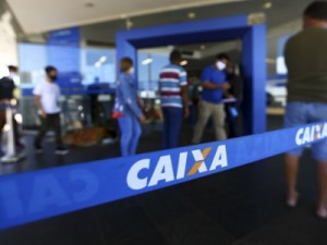 Caixa anuncia contratação de 7,7 mil trabalhadores; 2,7 mil serão de concurso feito em 2014