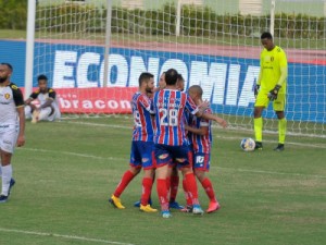 Goleado pelo Bahia, Sport vira alvo do Íbis... e sobra até para torcedor que tatuou rosto de Jair Ventura