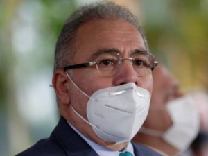 Ministro fará campanha pelo uso de máscaras e promete meta de vacinar 2,4 milhões por dia