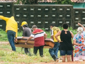 Com 50 mortes em 24 horas, março tem dia mais letal da pandemia em Fortaleza