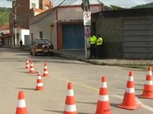 Acesso ao Horto de Padre Cícero, em Juazeiro do Norte, é bloqueado por barreira de fiscalização