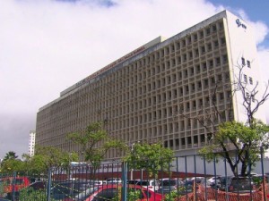 Homem mata a tiros ex-esposa e ex-sogra em frente à filha de 13 anos