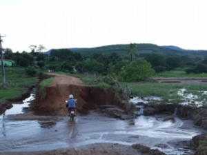 Abaiara tem situação de emergência reconhecida após chuvas destruírem pontes e estradas