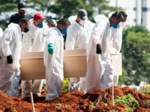 São Paulo, 1.299 novos óbitos em 24hs, e 80.724 mortes desde o início da pandemia.