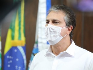 ‘O Brasil negligenciou em tudo’, critica governador do Ceará ao reafirmar necessidade de vacinação em massa contra Covid-19
