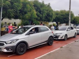 Drive thru ultrapassa a 500 barbalhenses de 65 anos acima vacinados contra Covid no sábado