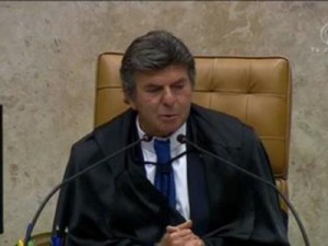 Por 8 votos a 3, Supremo rejeita recurso que buscava reverter anulação das condenações de Lula