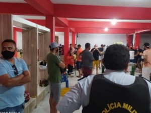 Polícia Militar dispersa aglomeração com 70 pessoas em Iguatu