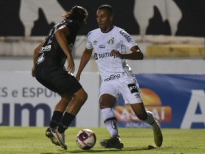 Lucas Braga valoriza gol e empate do Santos fora de casa: "Vale o poder de reação"