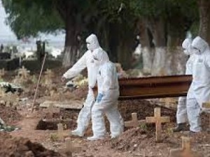 Brasil registra 2.091 novas mortes por Covid; total de óbitos vai a 421.484