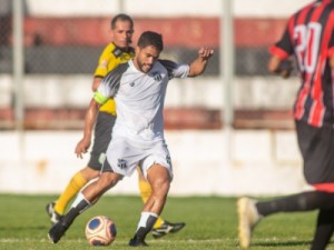 Com boa atuação de Baxola, Ceará goleia Caucaia