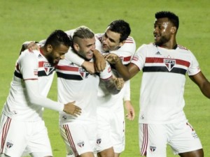 Benítez dá show, São Paulo vence a Ferroviária e avança à semi do Paulistão
