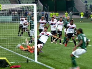 Palmeiras e São Paulo empatam sem gols no primeiro capítulo da final do Paulistão