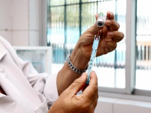 Uso de laudos médicos falsos para receber vacina contra Covid-19 é investigado pelo MPPE no Recife