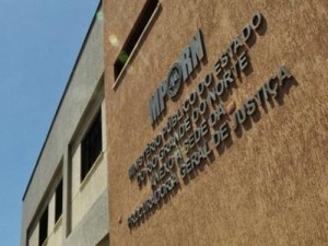 Justiça impede vacinação de profissionais da educação