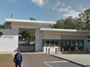 Adolescente é apreendido no Paraná suspeito de planejar e orientar ataques a escolas, diz polícia