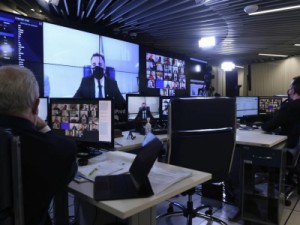 Senado aprova MP que permite a privatização da Eletrobras; texto voltará para a Câmara