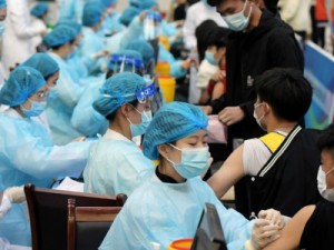 China ultrapassa marca de 1 bilhão de doses de vacinas contra a Covid aplicadas