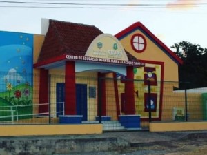 Autoridades visitam obras do CEI do Bairro Alto do Rosário