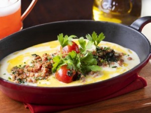 Receita de polenta cremosa com ragu de linguiça