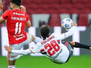 São Paulo domina Inter no Beira-Rio, vence a primeira e sai da zona de rebaixamento