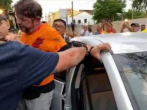 Justiça condena seis policiais por envolvimento em caso em que Cid Gomes terminou baleado