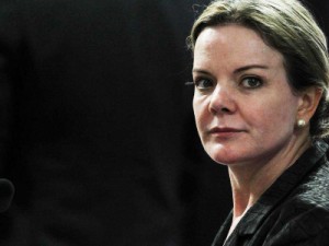 Gleisi Hoffmann aparece como 'morta' em cadastro do SUS e com apelido de 'Bolsonaro'