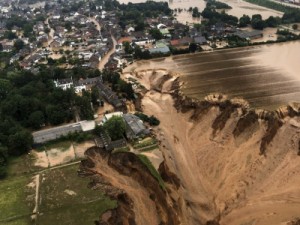 Sobe para 183 o nº de mortos após chuvas na Europa