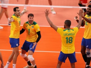 Brasil demora a engrenar, mas bate Tunísia na estreia do vôlei masculino em Tóquio