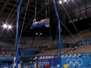 Zanetti e Caio ficam perto das finais da ginástica, e Uchimura cai nas Olimpíadas