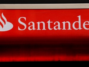 Justiça condena Santander em R$ 50 milhões por cortes durante a pandemia e práticas antissindicais