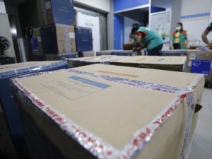 Ceará recebe mais de 345 mil doses de vacinas contra Covid-19 da Pfizer e CoronaVac