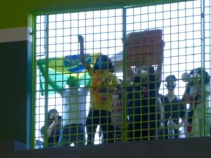 Manifestantes entram em confronto com PM em visita do ministro da Educação em Nova Odessa