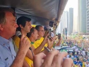 Bolsonaro ataca Alexandre de Moraes: veja repercussão