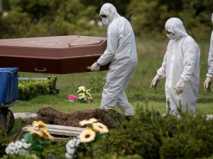 Brasil registrou 839 mortes por Covid-19 nas últimas 24 horas, e ultrapassa a 592 mil mortos desde o início da pandemia