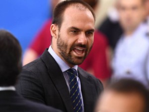 Eduardo Bolsonaro testa positivo para Covid-19 e comitiva brasileira na ONU já tem três infectados