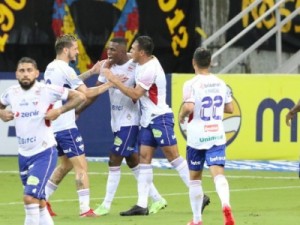 Fortaleza volta a vencer na Série A, assume terceira posição e afunda Sport no Z-4