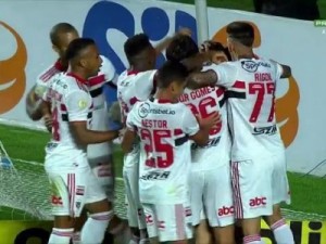 São Paulo e Santos empatam e continuam perto do Z-4