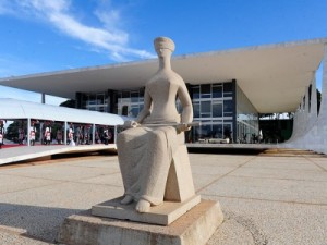 (STF) Moraes prorroga inquéritos sobre milícia digital e suposta interferência de Bolsonaro na PF