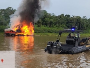 PF e Forças Armadas fazem operação contra garimpo ilegal no Rio Madeira