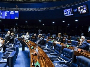 Senado aprova PEC dos Precatórios que eleva teto de gastos e viabiliza Auxílio Brasil de R$ 400